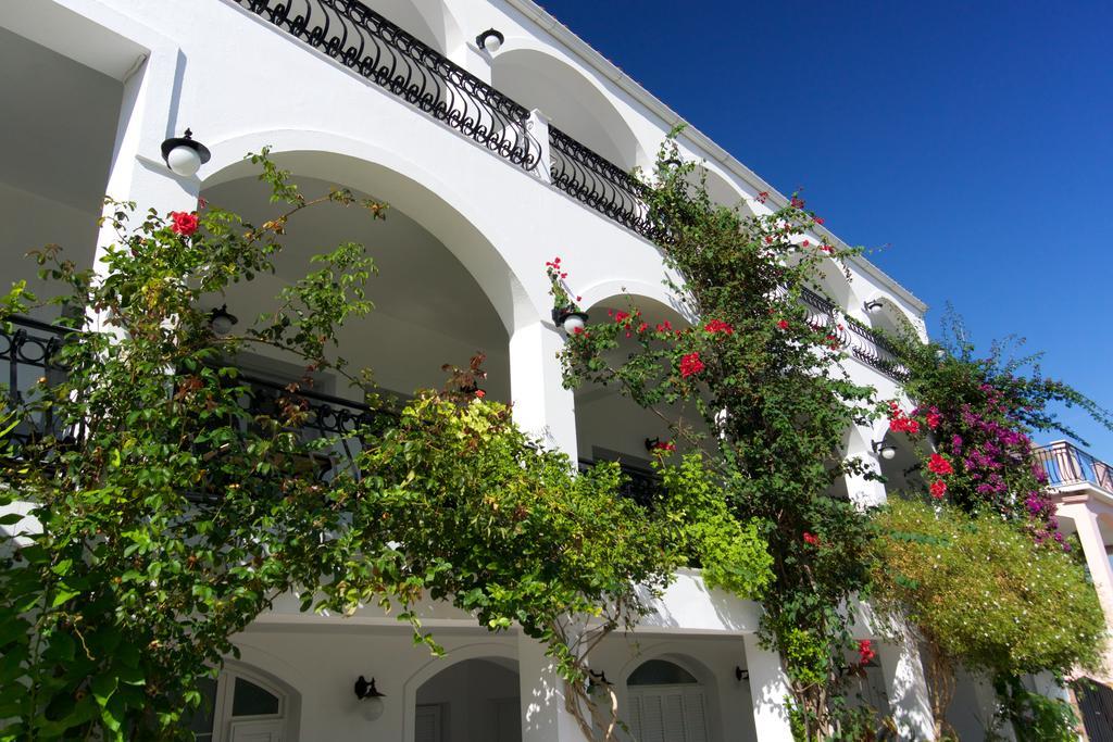Hotel Athina Karavómilosz Kültér fotó