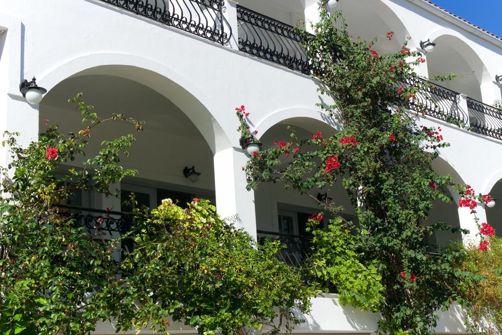 Hotel Athina Karavómilosz Kültér fotó