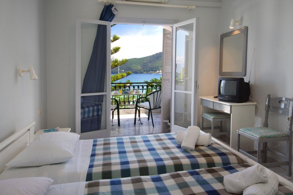 Hotel Athina Karavómilosz Kültér fotó