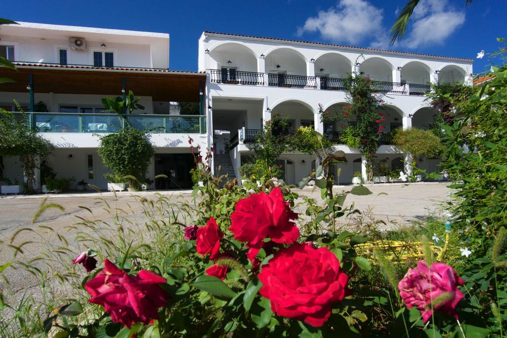Hotel Athina Karavómilosz Kültér fotó