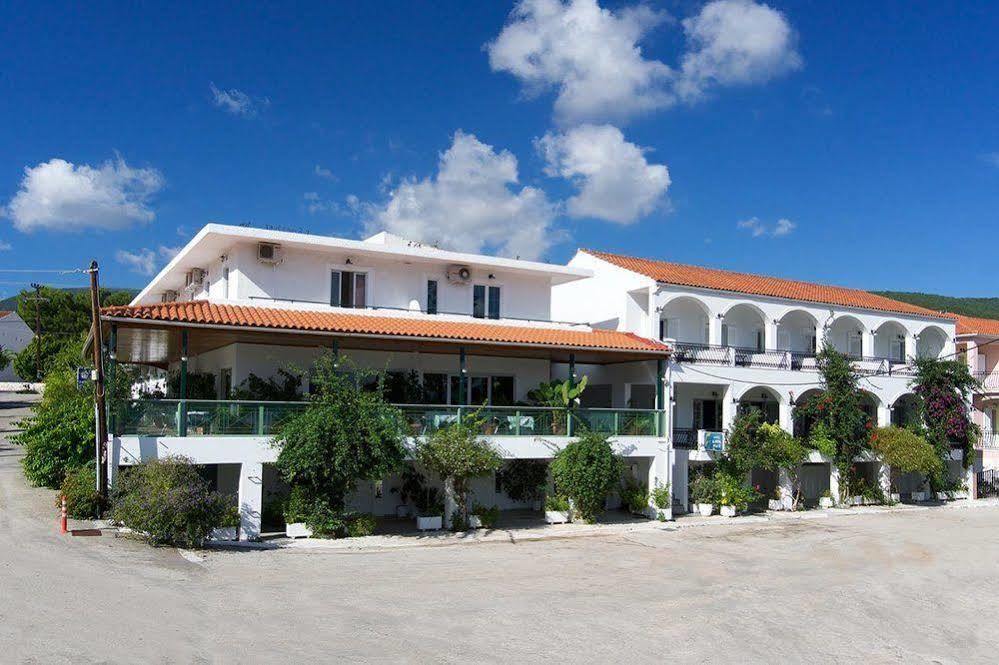 Hotel Athina Karavómilosz Kültér fotó