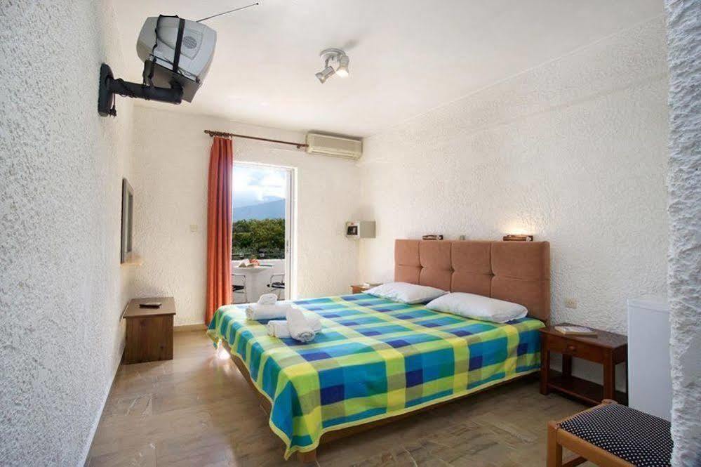 Hotel Athina Karavómilosz Kültér fotó